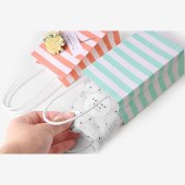 Recyclable Kraft Paper Bags Gift Shopping Carry Retail Bag with Handle Birthday Gift Bags Christmas Gift Bags