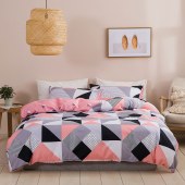 Patterned Bedding Set with Quilt Cover and Pillowcases