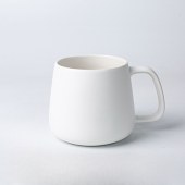 Customizable ceramic mugs with four color options, personalized logos, and mixed-color combinations available. Perfect for group or corporate gift customization.